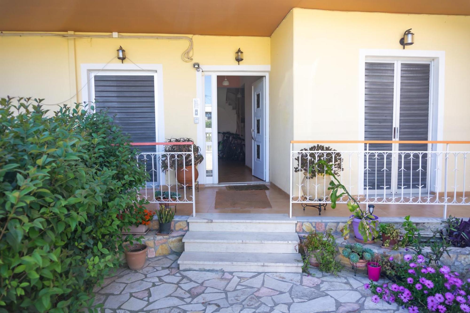 Mema'S Tranquil Studio In Patra - Free Parking Patras Exterior foto